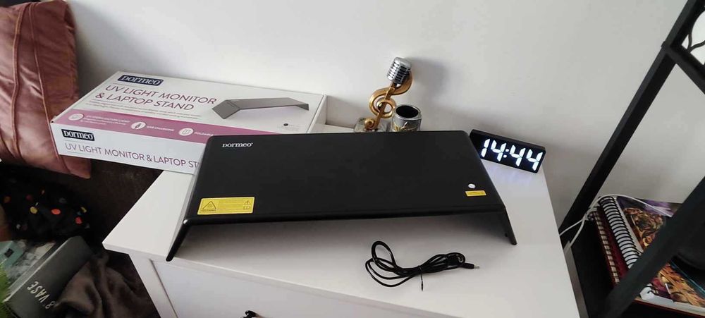 Suport pentru monitor și laptop cu lumina UV