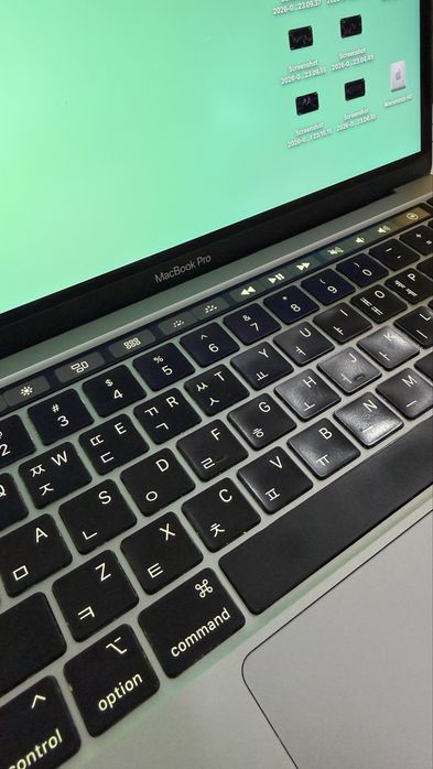 MacBook Pro M1 16/256
