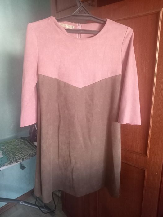 Продам женские платья