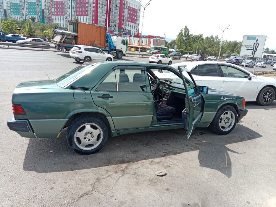 Мерс 190 на ходу