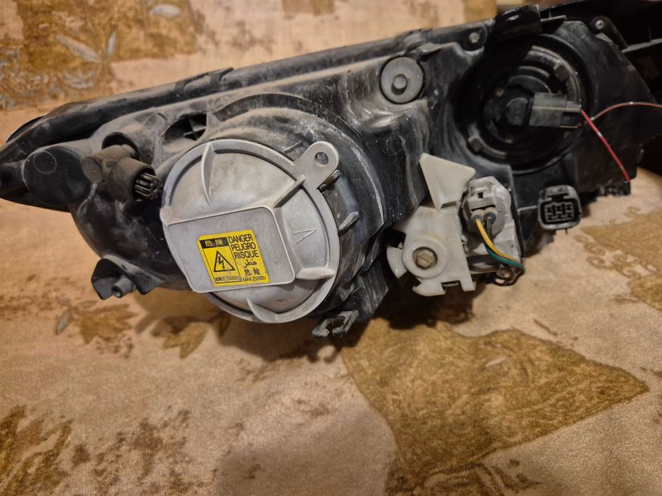 Фар,Мазда цх7 2010г.