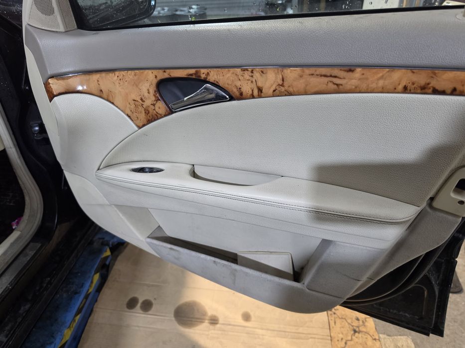 Кори врати Мерцедес w211 E class Mercedes W211 седан