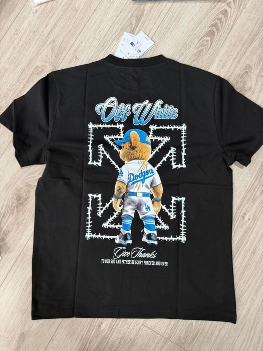 Tricou de vanzare