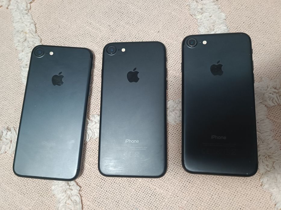 Vand iphone 7  3 bucati