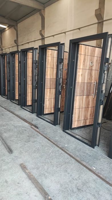 Врата двойно отваряне 200/118см,200/150см.