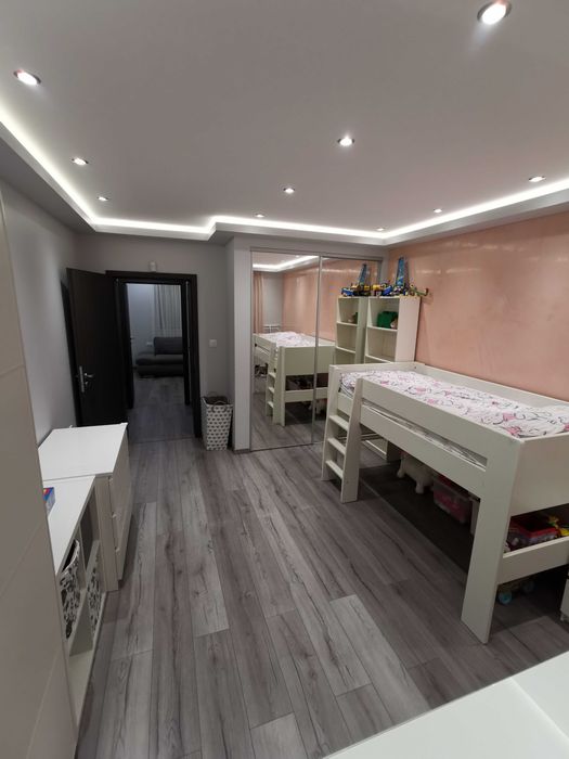 Дава се под наем Тристаен апартамент в Карлово - 82 кв.м за 135000 € - Снимка #12