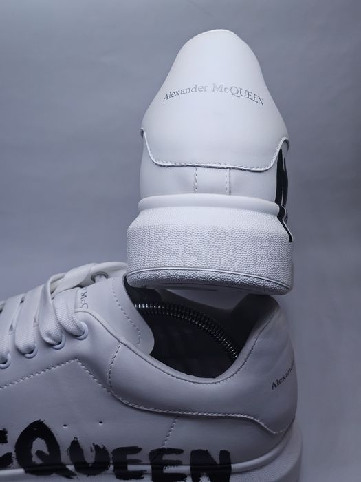 Alexander McQueen albi mărimea 45