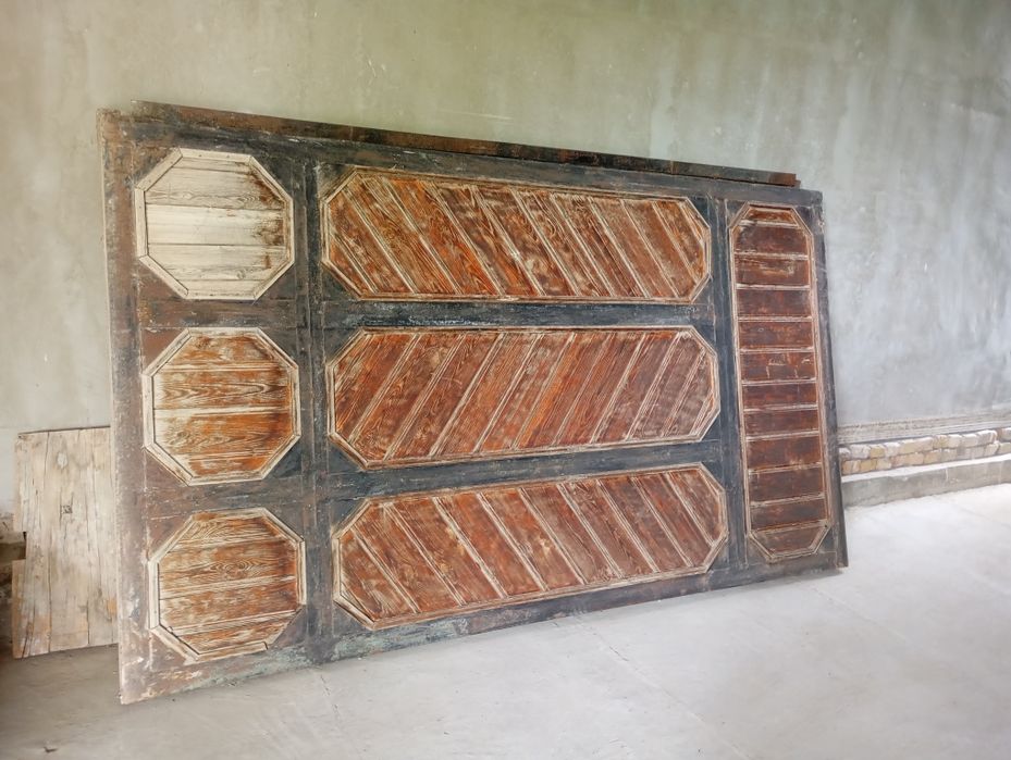 Дарвоза сотилади.