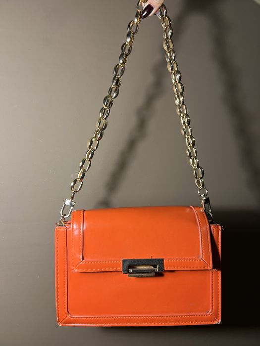 Оранжева чанта Mohito