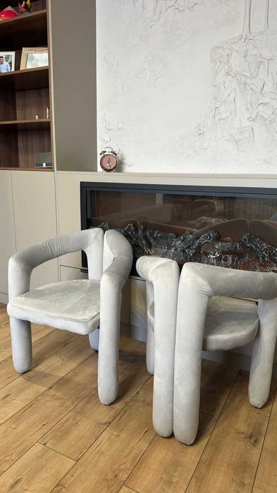 Продам два стула