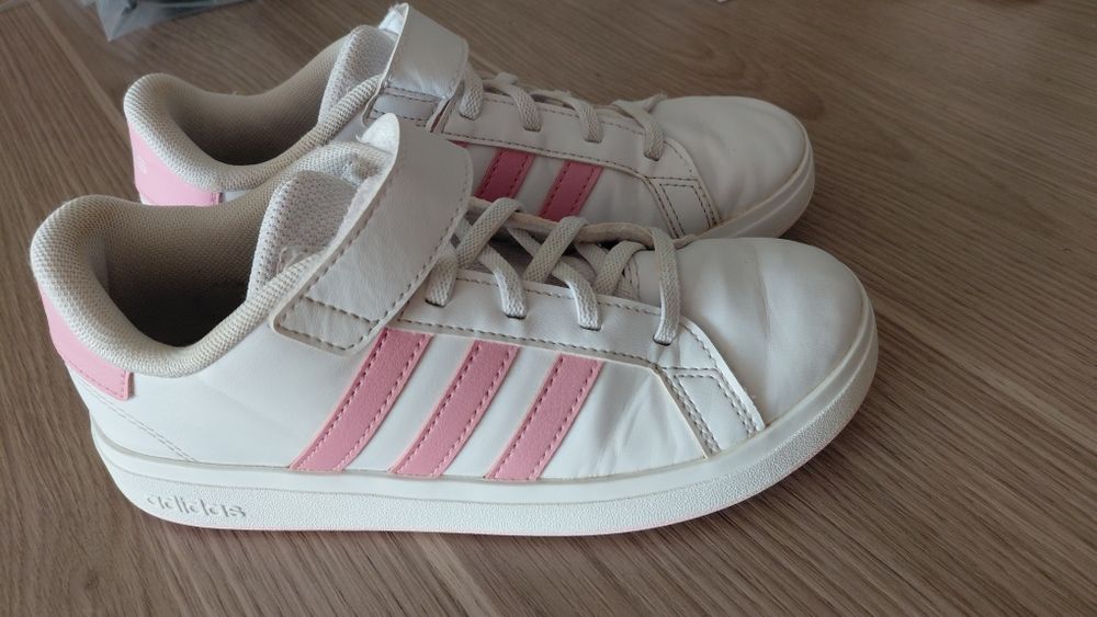 Маратонки Adidas 35номер
