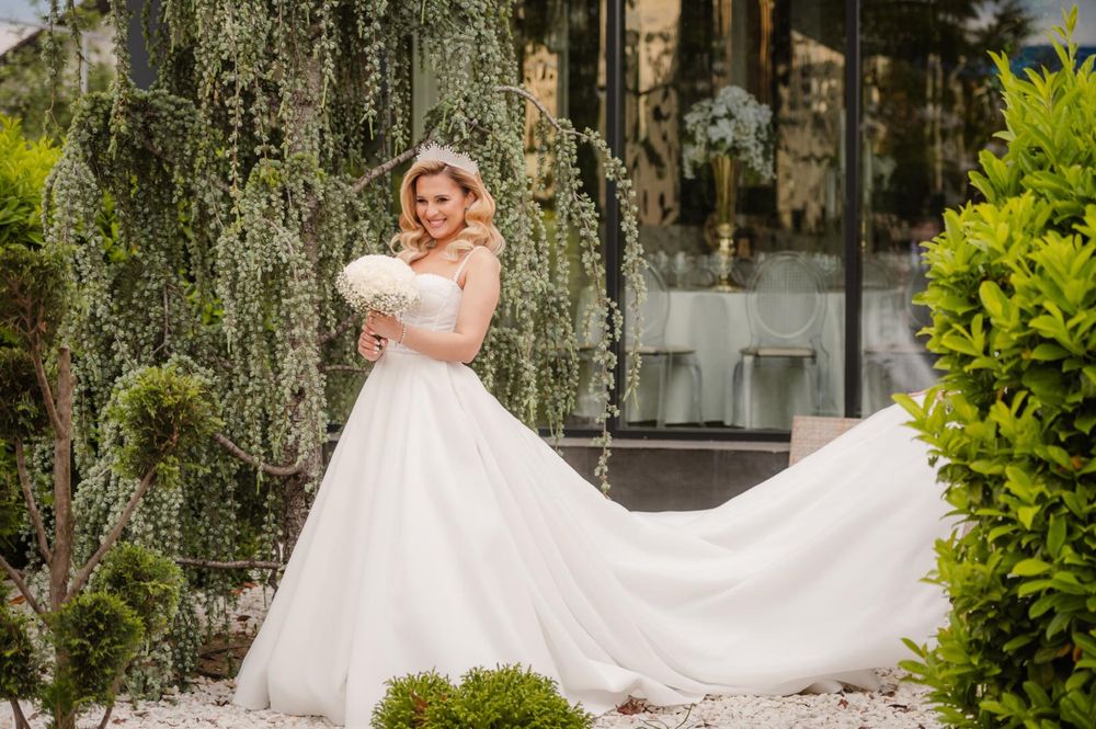 Vand rochie de mireasa