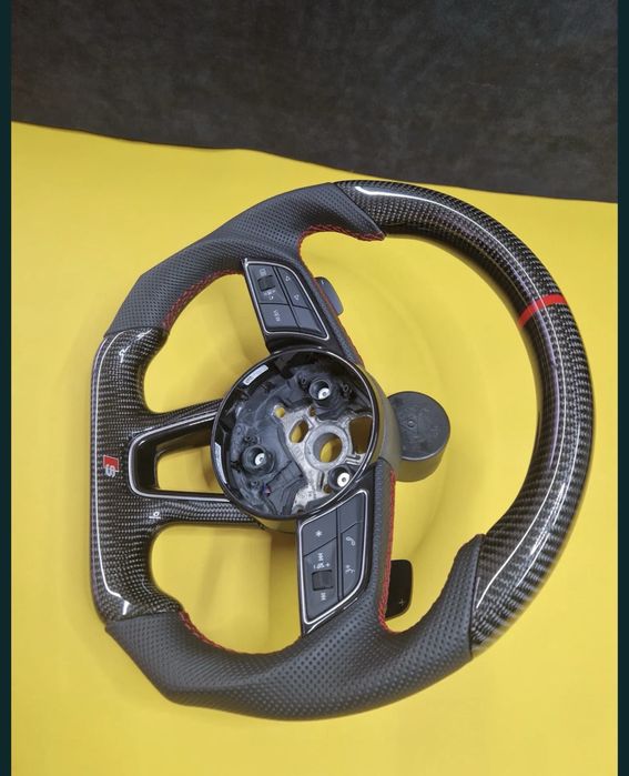 Volan Carbon Audi S-Line / RS (A3 8V, A4 B9, A5 F5, Q5) – Piele Perforată, Padele