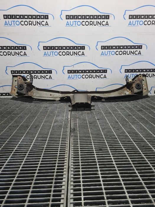 Trager Mitsubishi Outlander 2007 - 2012 SUV 4 Usi (931)