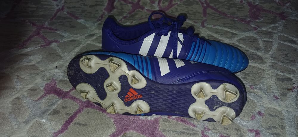 Ghete fotbal Adidas crampoane si sintetic