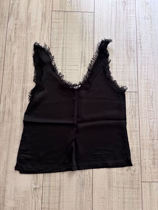 Стилен черен топ сатен ZARA