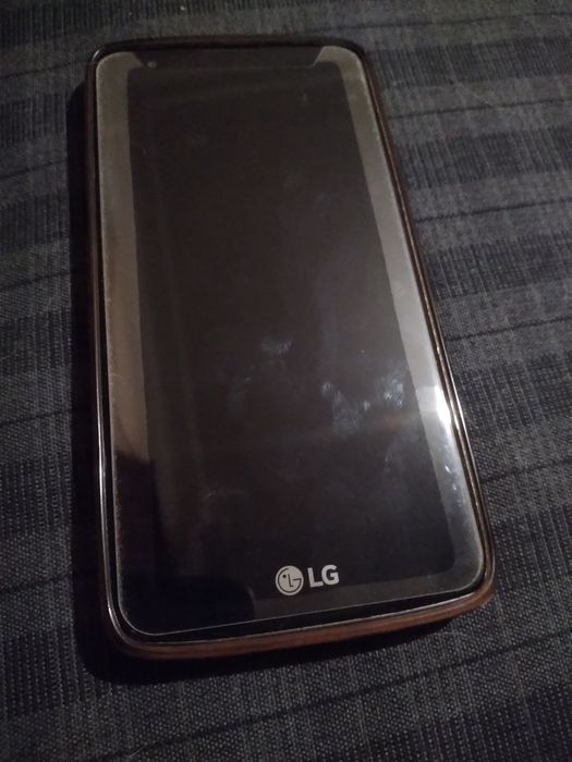 Продам Телефон LG k 8