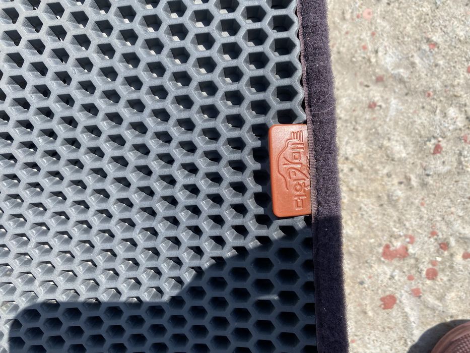 продается полики на камри 50