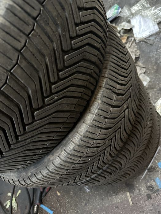 215/45R17 anvelipe  iarna