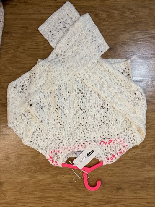 Продавам дамски пуловери