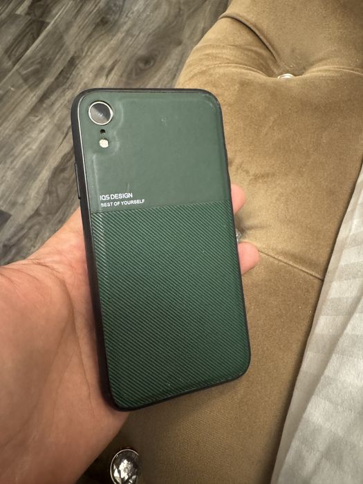 Iphone XR portocaliu