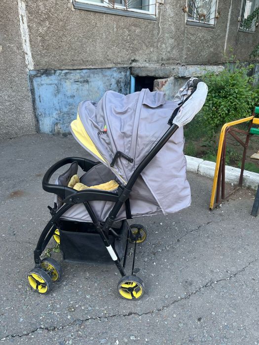 Продам прогулочную коляску