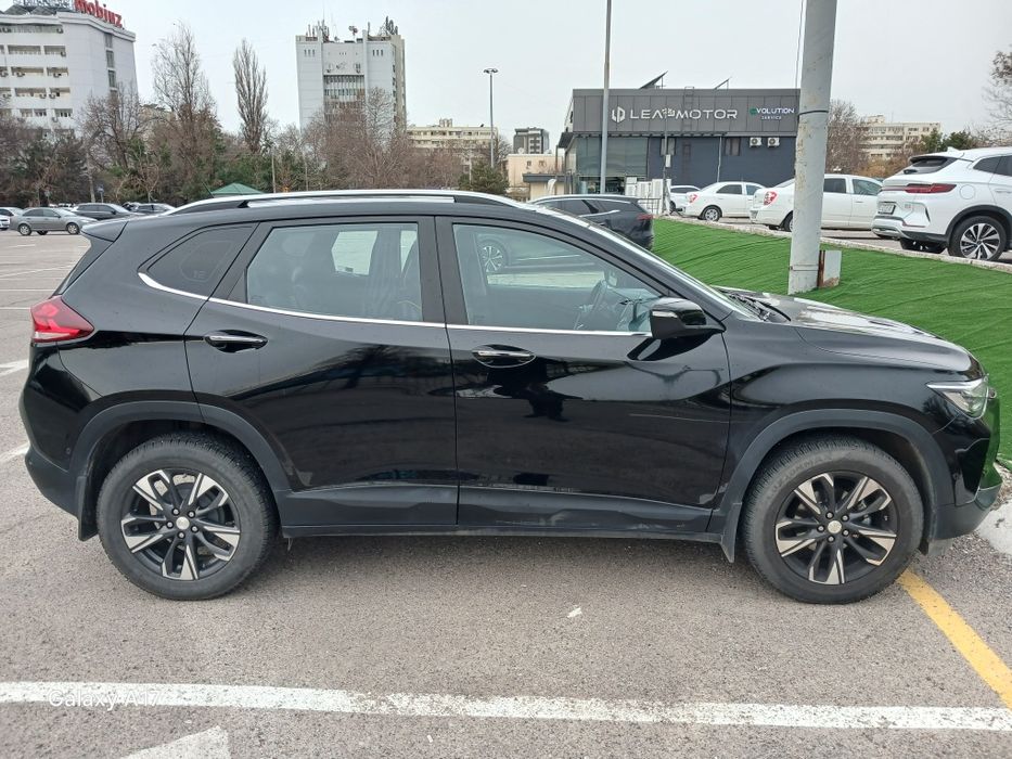 Srochno sotiladi traker 2 primer