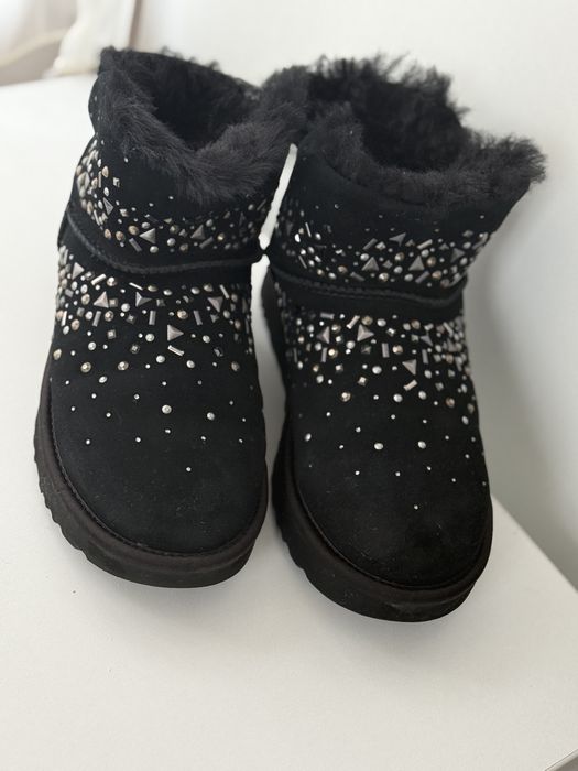 Ugg moderne si comode, originale