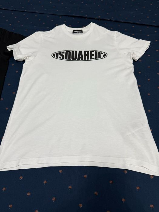 Vand tricouri Dsquared in stare excelenta