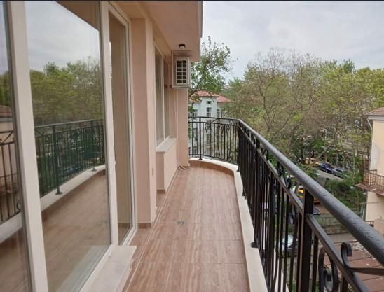 Дава се под наем Двустаен апартамент в Пловдив, Център - 70 кв.м за 1000 € - Снимка #4