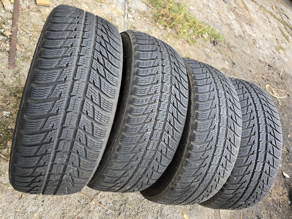 Anvelope 235 55 18 iarna Nokian