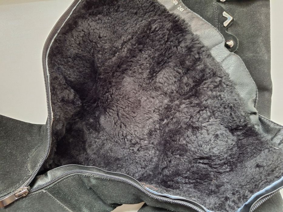 Продам зимние сапоги замша 6000