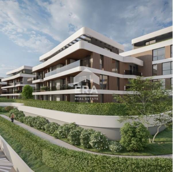 ЕКСКЛУЗИВНО! Двустаен, южен апартамент с морска панорама и двор 80 кв.