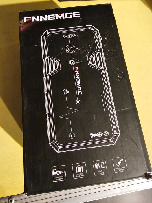 Robot pornire auto jump starter FNNEMGE peak 5000A