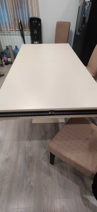 Трапезна маса  за хранене за 8/12 души