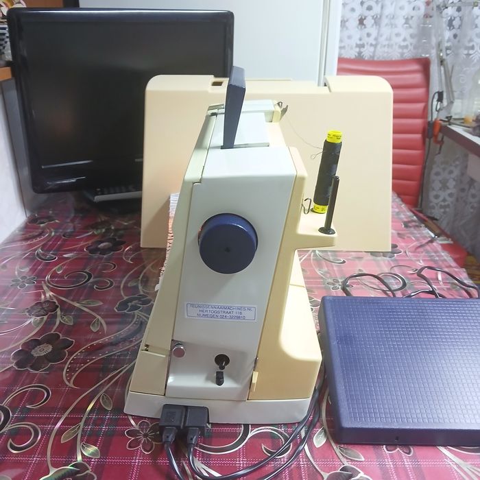 Masina de cusut HUSQVARNA PRISMA 950 S cu butoniera automata