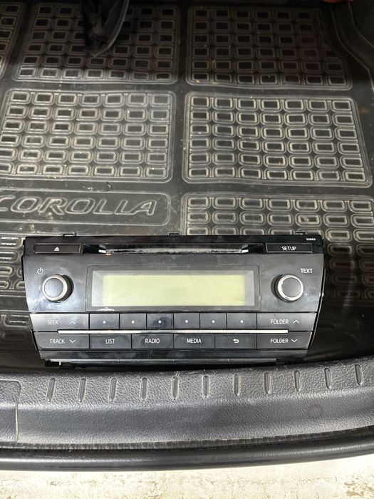 Автомагнитолла штатная тойоты короллы