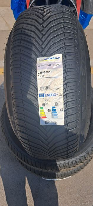 Micelin CrossClimate2 SUV 235/55R19