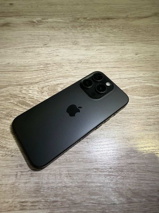 IPhone 15 pro 256 gb