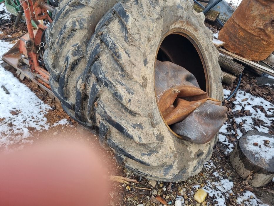 Cauciucuri de tractor si freza cu palpator
