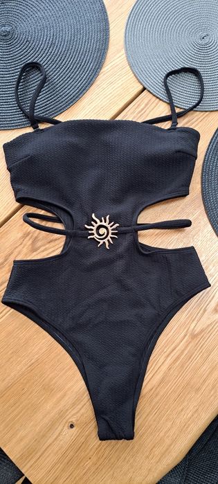 Бански половинки и цял