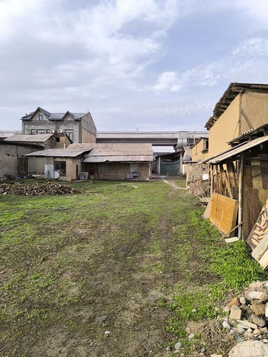 Продам ЗЕМЛЮ 8 соток по документу +7 соток  самозахват. Сергели