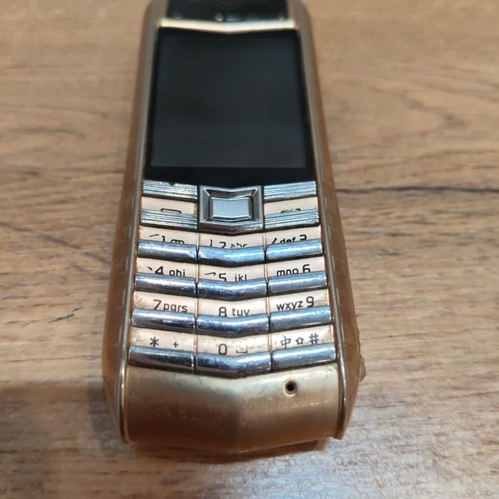 Vertu Ascent Ti.