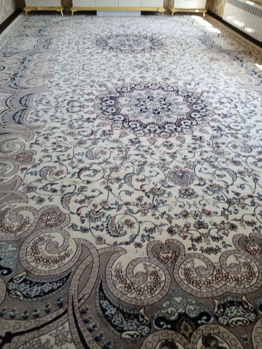 Продается абсолютно новый и современный ковер