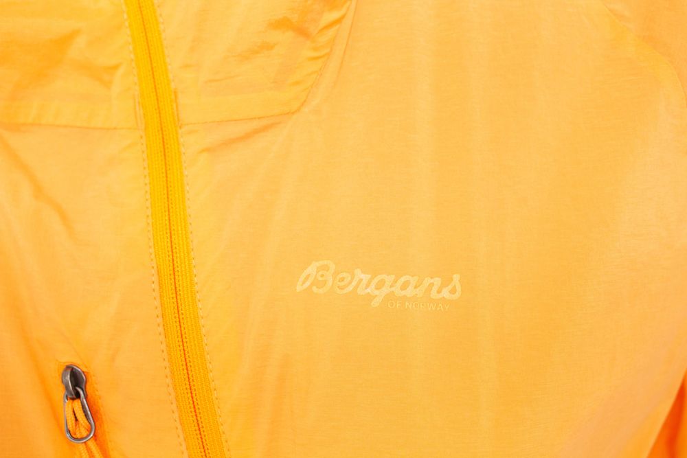 BERGANS Cecilie LT Wind Anorak дамско яке тънко с качулка ветровка М