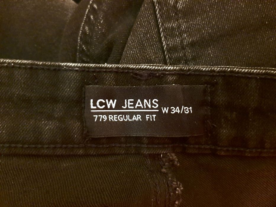 Классические чёрные джинсы