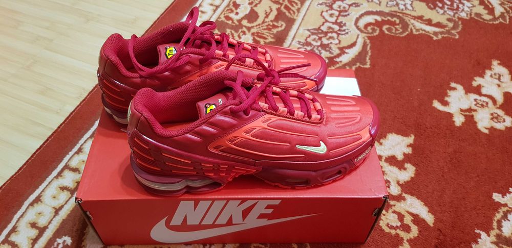 Vând adidași Nike Air Plus III