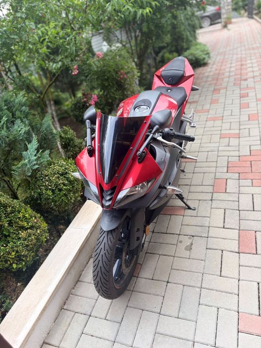 Yamaha YZF - R125