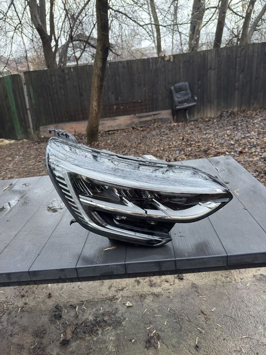 Faruri Renault Megane 4 facelift 2022