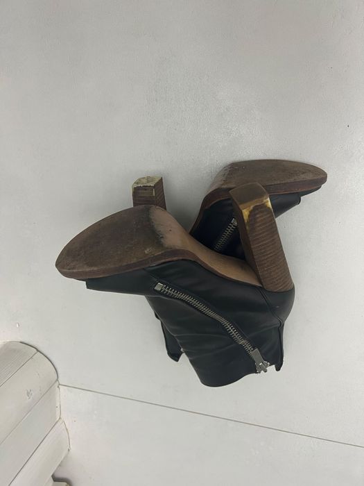 Vand ghete piele cu toc inalt